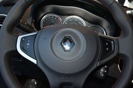 2016款雷诺科雷傲2.5L两驱舒适运动版
