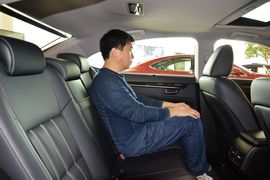 后排空间