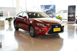 2015款雷克萨斯ES300h舒适版