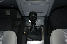 2015款现代悦动1.6L手动舒适型