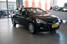 2015款现代悦动1.6L手动舒适型