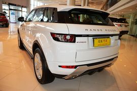 2015款奇瑞路虎揽胜极光2.0T五门锐动版