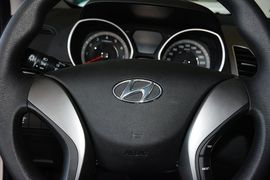 2015款现代朗动1.6L自动时尚型