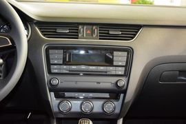 2016款斯柯达明锐1.6L手动创行版