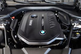 2016款宝马740Li领先型