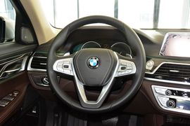 2016款宝马740Li领先型
