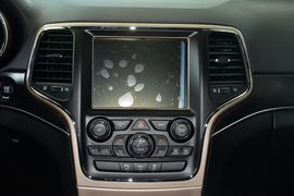 2015款Jeep大切诺基3.0L舒享导航版