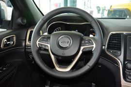 2015款Jeep大切诺基3.0L舒享导航版