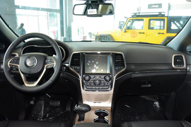 2015款Jeep大切诺基3.0L舒享导航版
