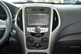 2015款比亚迪F3 1.5L全新节能版手动尊贵型