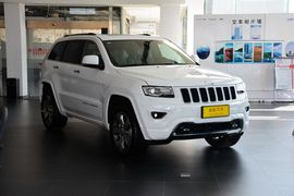 2016款Jeep大切诺基3.6L豪华导航版
