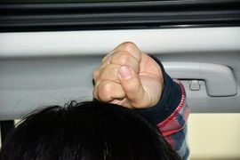 后排头部空间