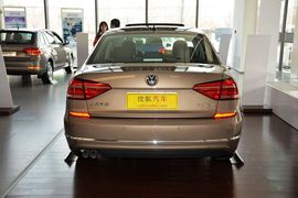 2016款大众帕萨特280TSI DSG尊荣版
