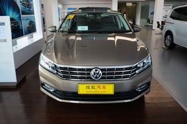 2016款大众帕萨特280TSI DSG尊荣版