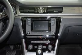 2016款大众帕萨特280TSI DSG尊荣版