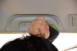 后排头部空间