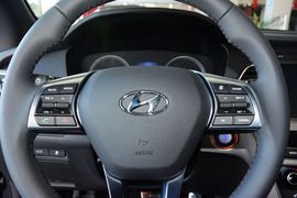 2015款现代索纳塔九 1.6T GX舒适型