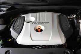 2016款哈弗H8 2.0T两驱舒适型