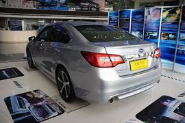 2016款斯巴鲁力狮2.5L全驱荣耀版