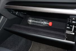 2016款斯巴鲁力狮2.5L全驱荣耀版