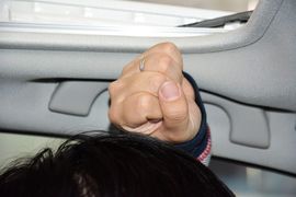 2016款斯巴鲁力狮2.5L全驱荣耀版