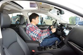 2016款斯巴鲁力狮2.5L全驱荣耀版
