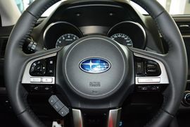 2016款斯巴鲁力狮2.5L全驱荣耀版