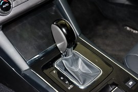 2016款斯巴鲁力狮2.5L全驱荣耀版