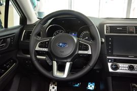 2016款斯巴鲁力狮2.5L全驱荣耀版