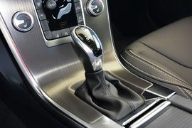 2016款沃尔沃XC60 2.0T T5 AWD智远版