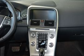 2016款沃尔沃XC60 2.0T T5 AWD 智驭版