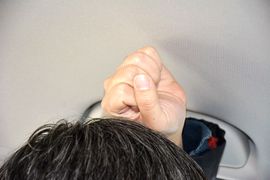 前排头部空间