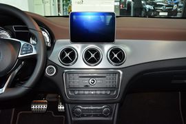 2016款奔驰CLA260 4MATIC