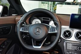 2016款奔驰CLA260 4MATIC