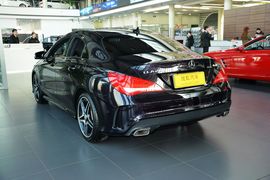 2016款奔驰CLA260 4MATIC