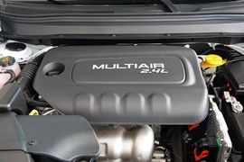 2016款Jeep自由光2.4L领先版