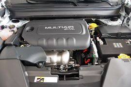 2016款Jeep自由光2.4L领先版