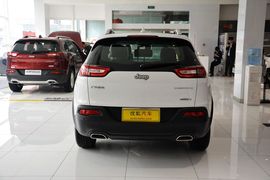 2016款Jeep自由光2.4L领先版