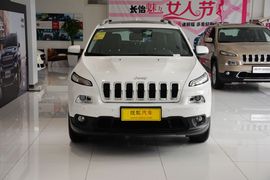 2016款Jeep自由光2.4L领先版