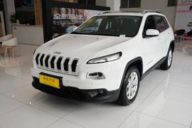 2016款Jeep自由光2.4L领先版