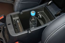 2016款Jeep自由光2.4L领先版
