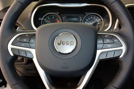 2016款Jeep自由光2.4L领先版