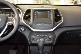 2016款Jeep自由光2.4L领先版