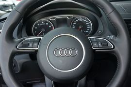 2016款奥迪Q3 30TFSI典藏版智领型