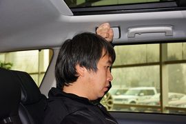 后排头部空间