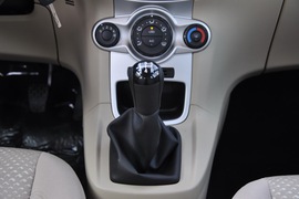 福特嘉年华三厢1.3L手动风尚型