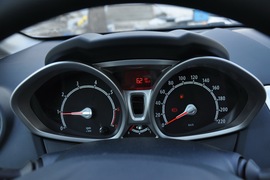 福特嘉年华三厢1.3L手动风尚型