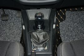 2016款东风风神AX3 1.5L手动尚酷型