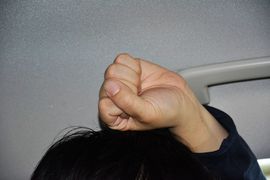 后排头部空间
