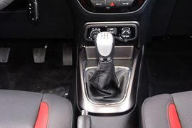 2016款长安CS15 1.5L手动时尚版